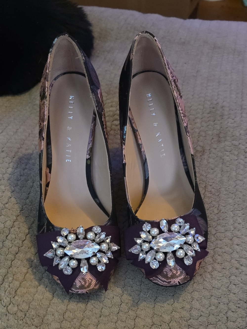 Kelly & Katie Purple Jeweled Pointed-Toe Heels